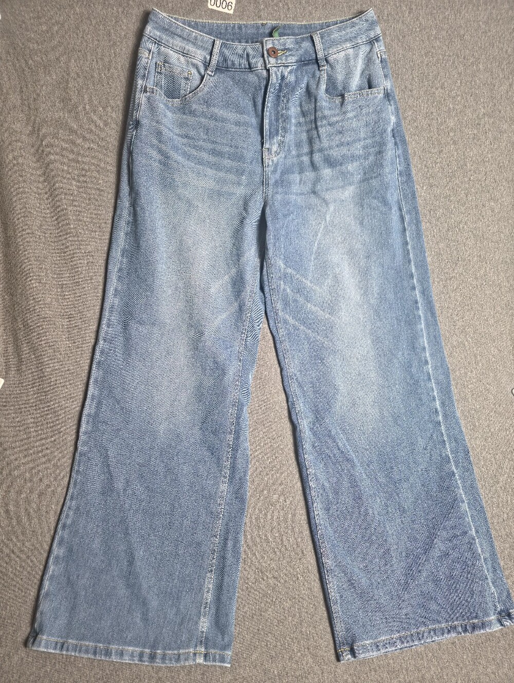 HALARA Blue Wide-Leg Light Jeans. Medium. 70s Revival. Disco.